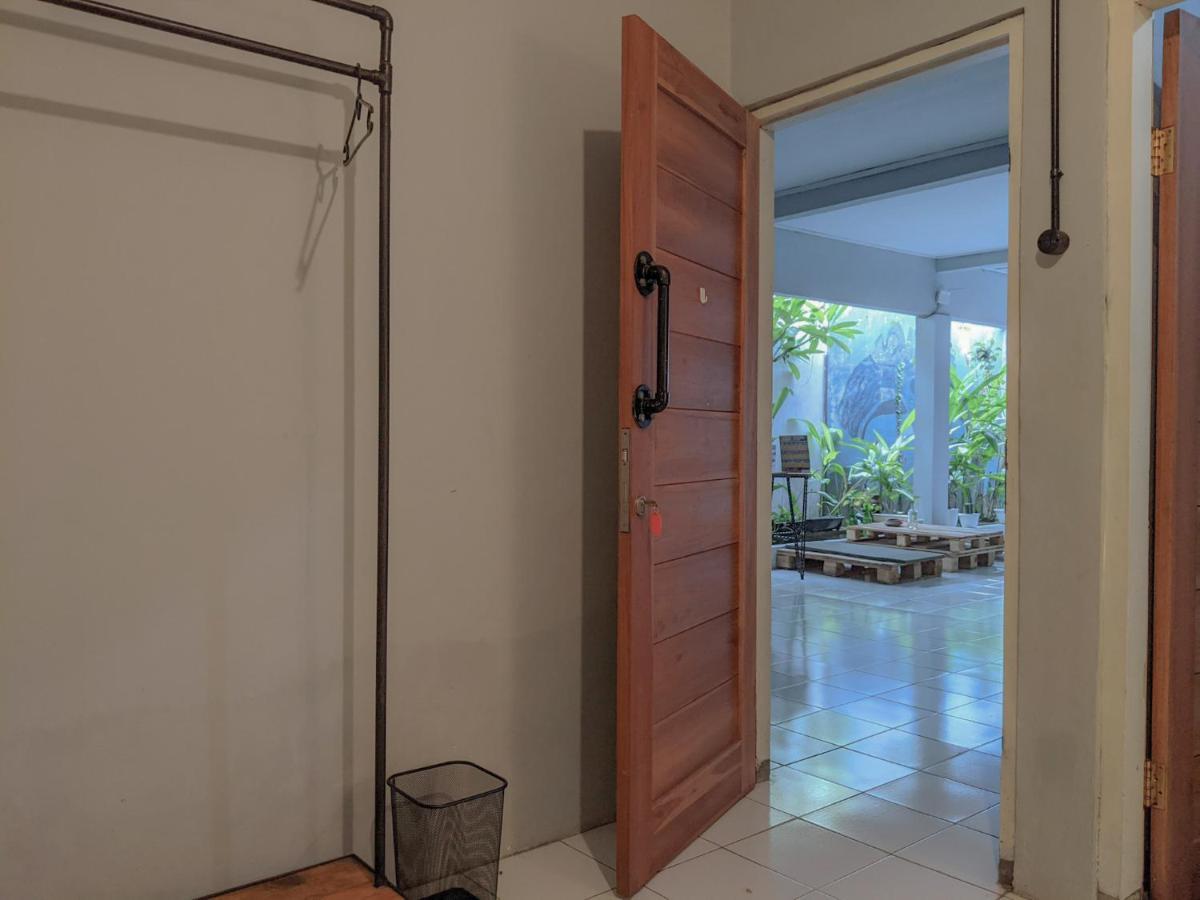 Reeneo Guesthouse Yogyakarta Dış mekan fotoğraf