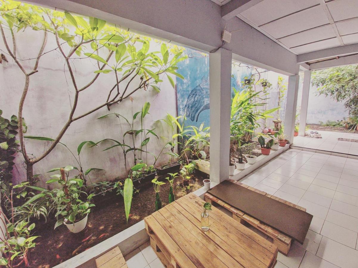 Reeneo Guesthouse Yogyakarta Dış mekan fotoğraf