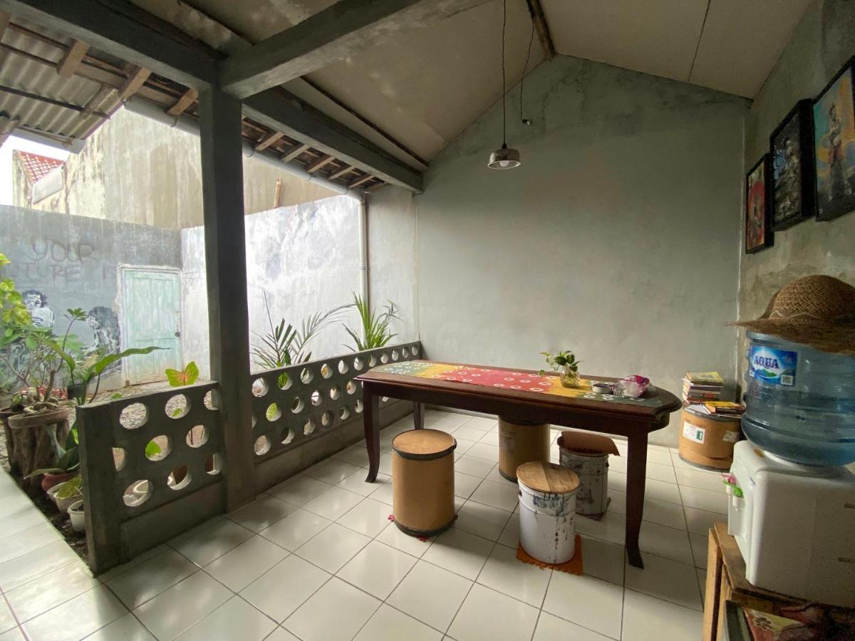 Reeneo Guesthouse Yogyakarta Dış mekan fotoğraf