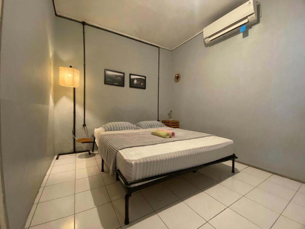 Reeneo Guesthouse Yogyakarta Dış mekan fotoğraf