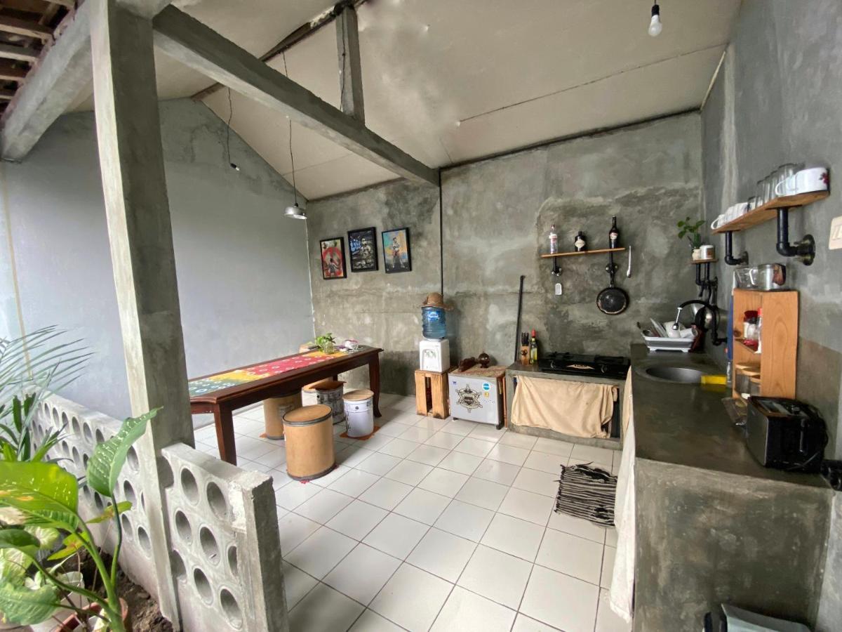 Reeneo Guesthouse Yogyakarta Dış mekan fotoğraf